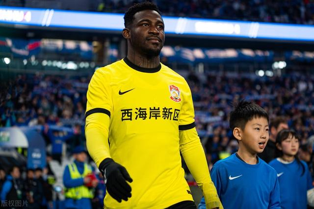 青岛黄海交锋大连人，新援投入球队彰显能力