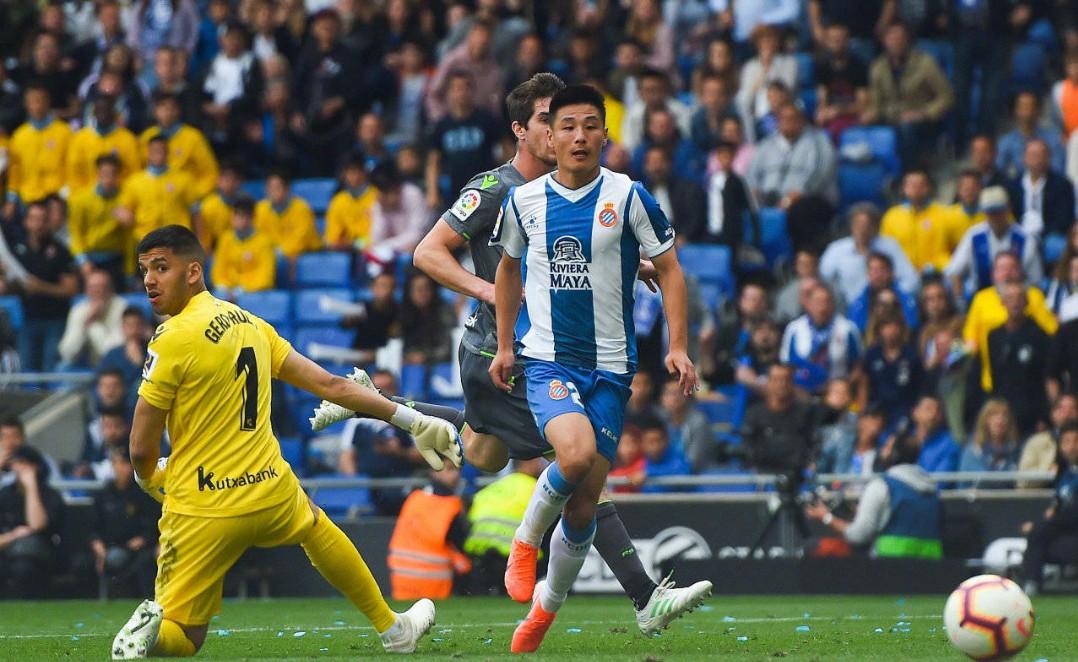 关于赛季末将举办西甲颁奖典礼，表彰各类优秀球员的信息