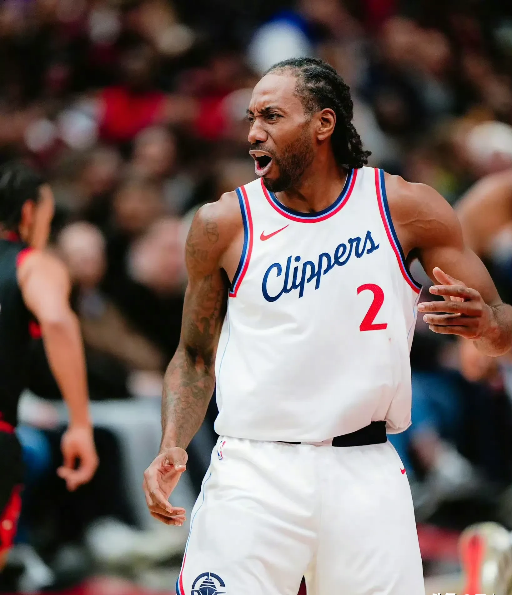 爱游戏体育-快船核心受挫，球队战绩堪忧