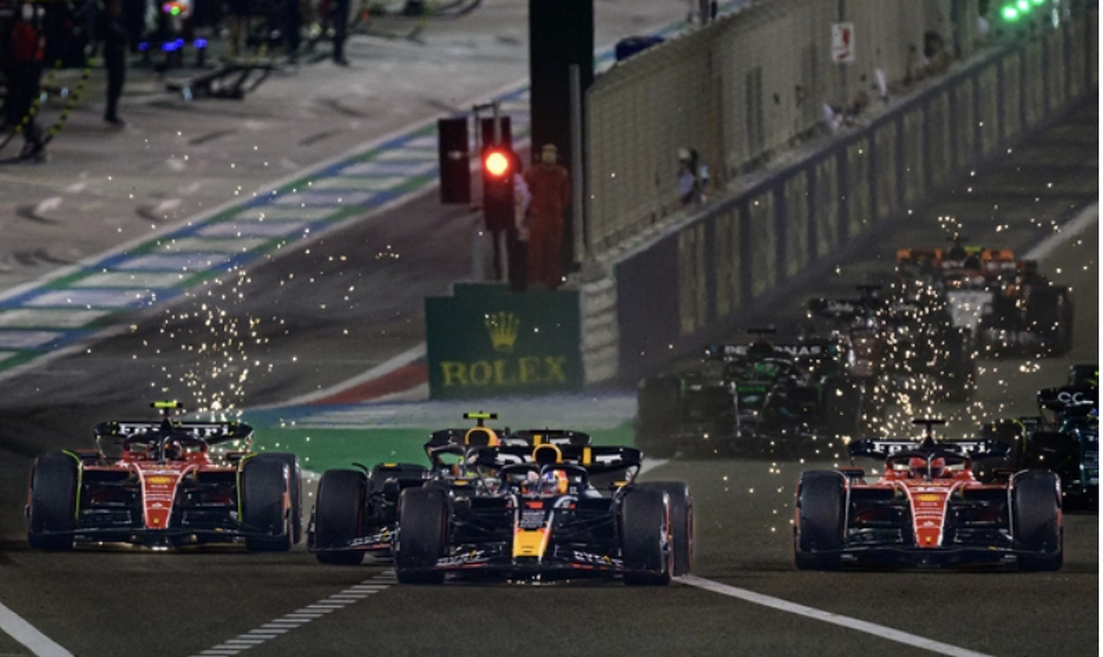 红牛二队完胜威廉姆斯，塞恩斯关键制胜