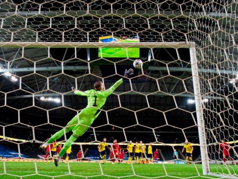 比利时鏖战瑞典，莱万扛起全队的简单介绍