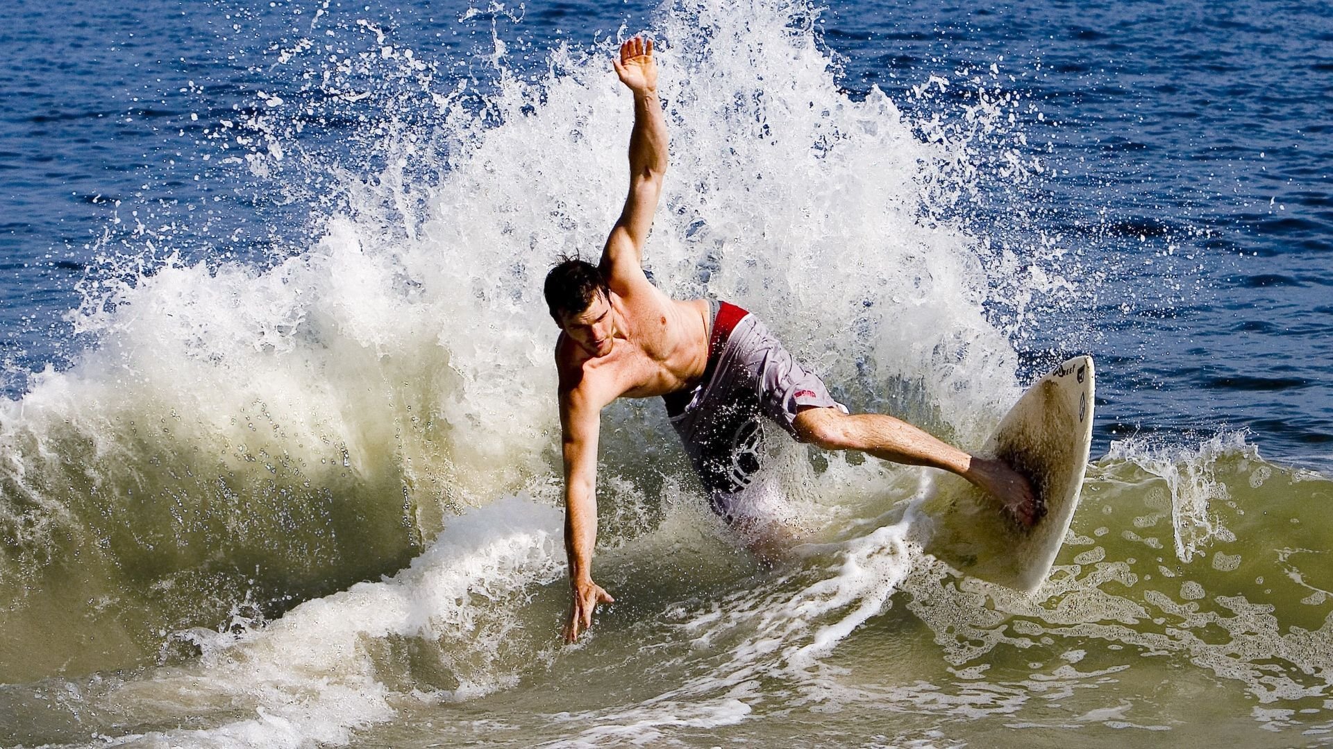 莱万一剑封喉，贝蒂斯战术革新击败墨西哥劲旅
