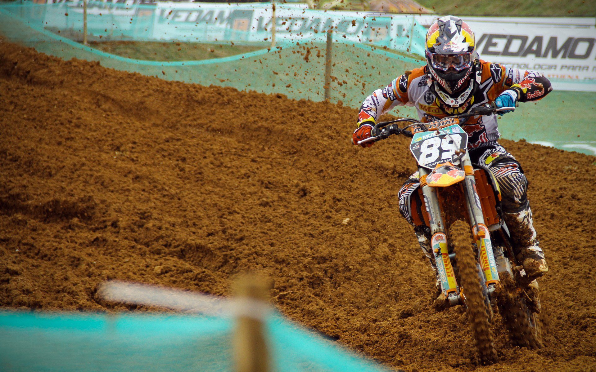 卢卡库统治全场，南非单节爆发拉开洪都拉斯差距